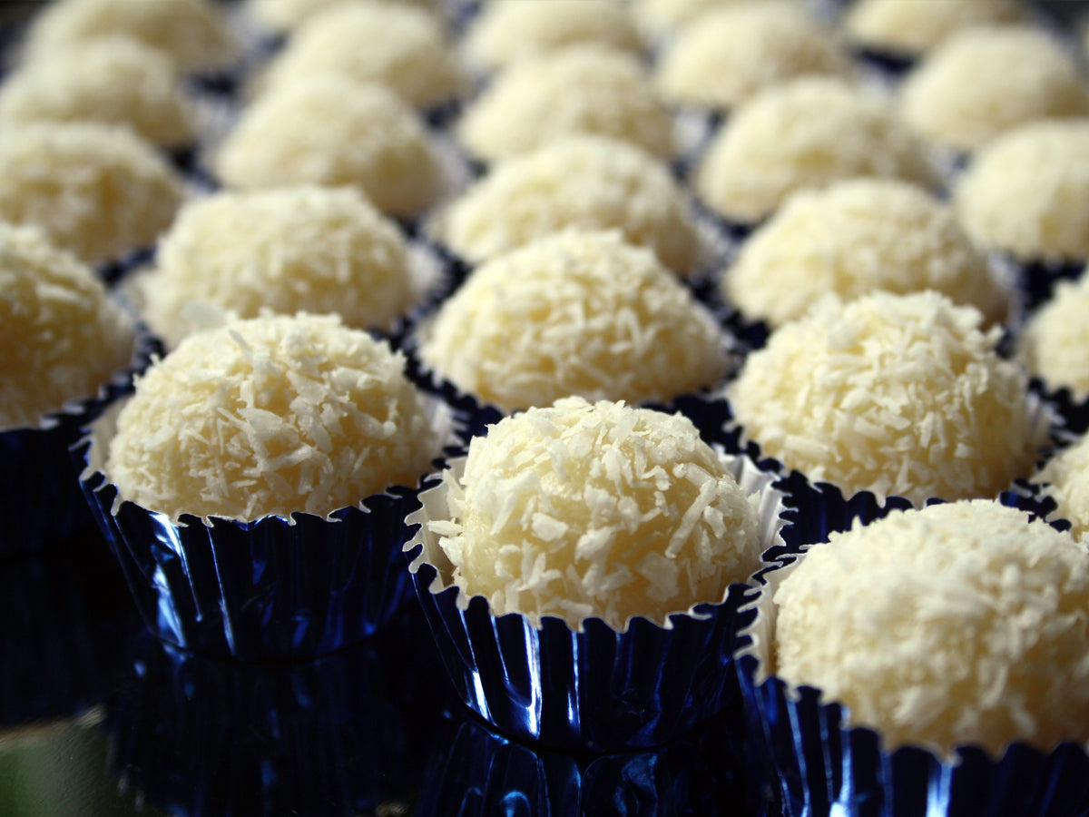 Coconut Balls (Beijinho) - 25pc